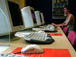 internet-cafe-1516602